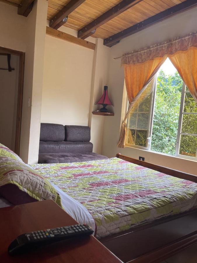 Casa Cultural Mindo Hotel Екстериор снимка
