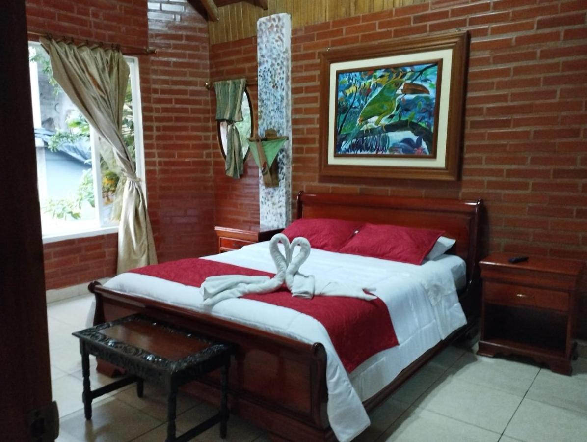 Casa Cultural Mindo Hotel Екстериор снимка